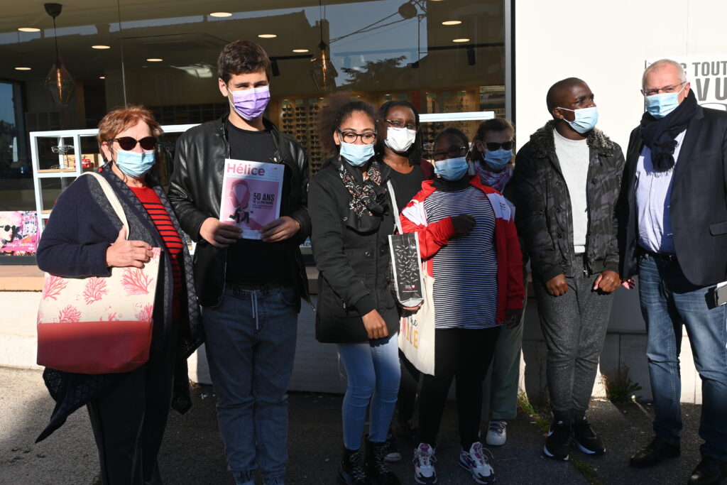 Le magazine municipal de Viry-Chatillon distribué par les jeunes de l’IME